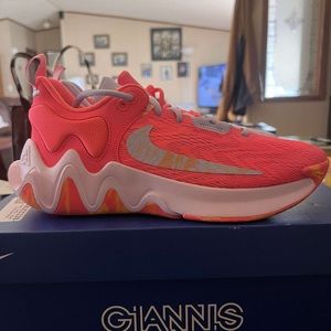 GIANNIS IMMORTALITY 2
HOT PUNCH/LASER ORANGE
PUNCH CHAUD/ORANGE LASER
